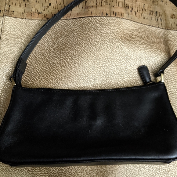 Giani Bernini small black shoulder bag. - Picture 1 of 4